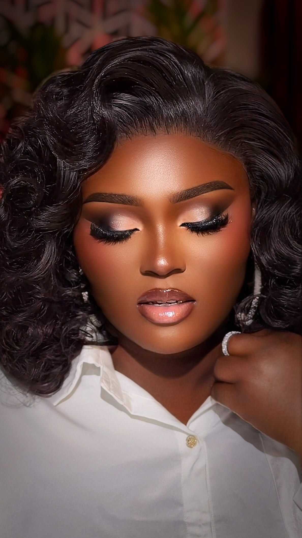 Signature glam beat.